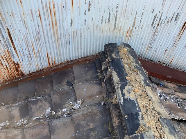 耐用年数超過瓦屋根解体